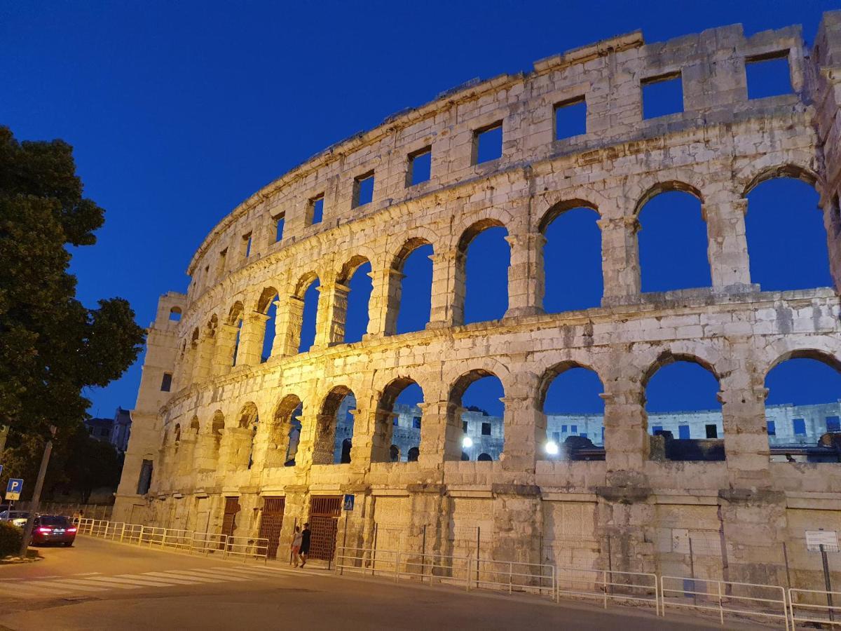 Amphitheater Apartment Pula Buitenkant foto