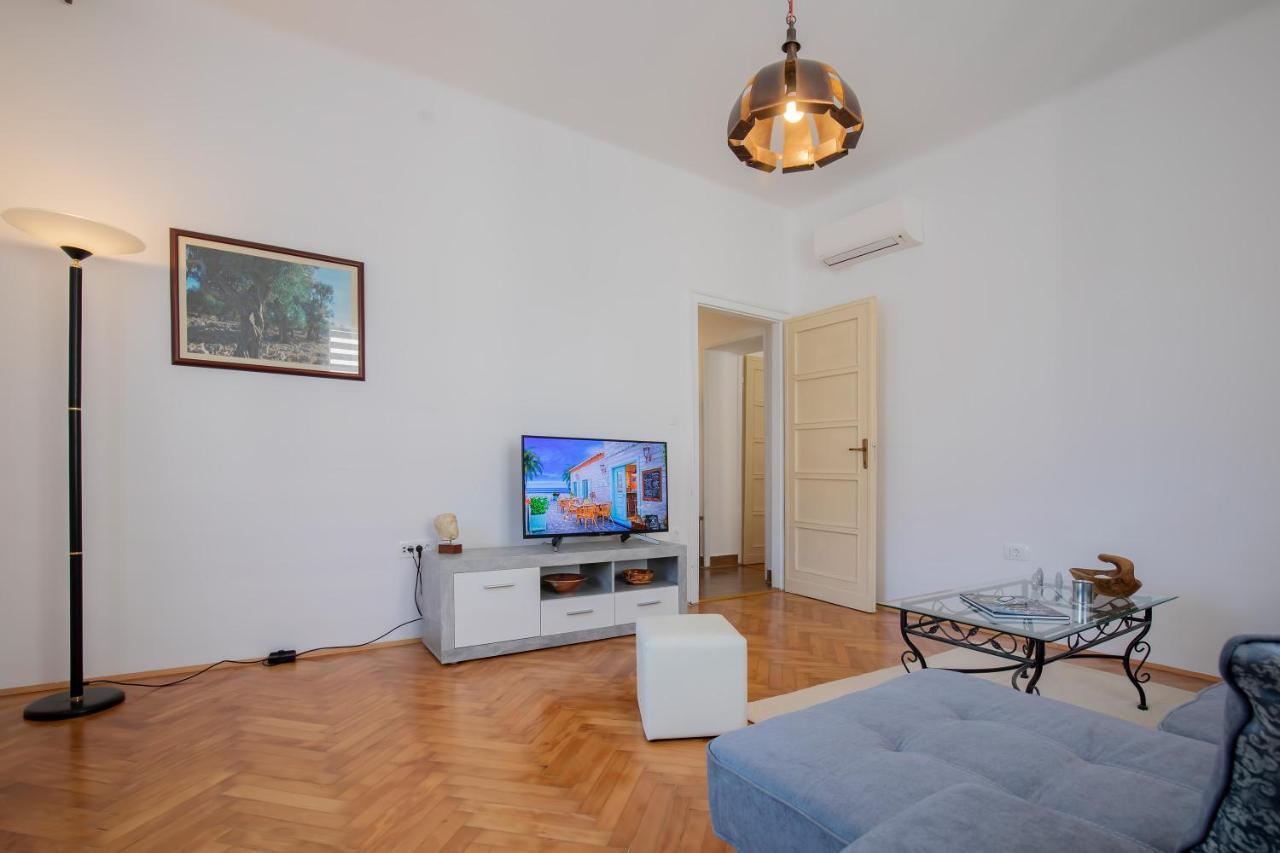 Amphitheater Apartment Pula Buitenkant foto