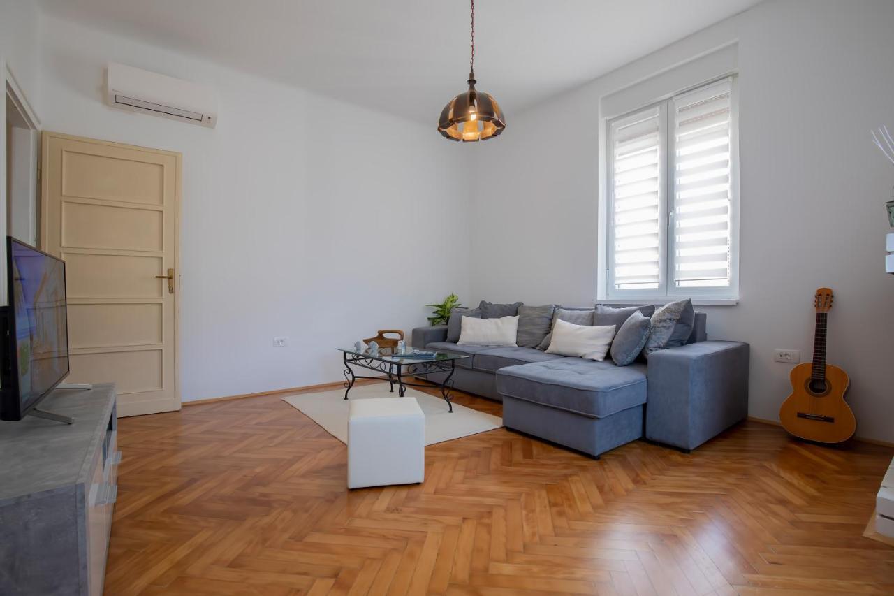 Amphitheater Apartment Pula Buitenkant foto